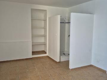 Maison 4 pièces, 92 m² à louer à Théziers 30390