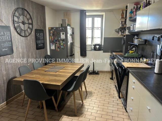 Maison 4 pièces, 92 m² à louer à Valréas 84600