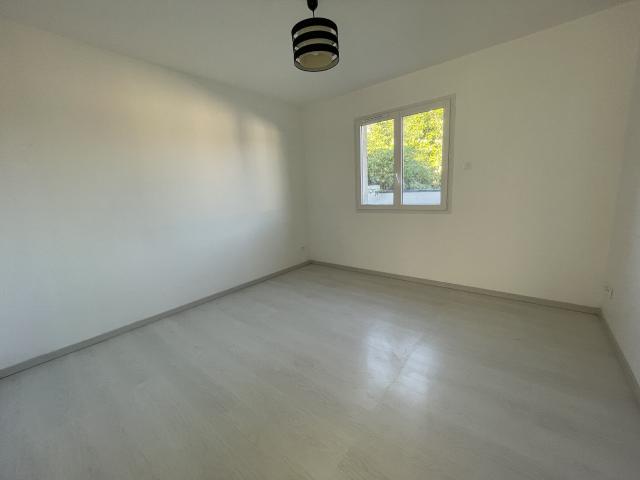 Maison 4 pièces, 94 m² à louer à Beausemblant 26240