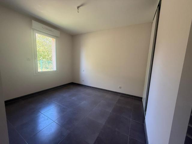 Maison 4 pièces, 95 m² à louer à Colombiès 12240