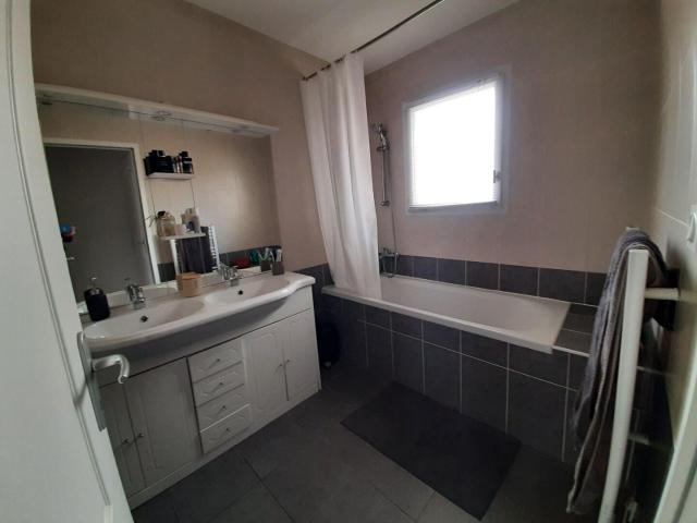 Maison 4 pièces, 95 m² à louer à Janneyrias 38280