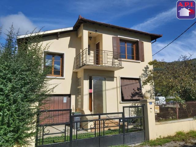 Maison 4 pièces, 95 m² à louer à Tarascon sur Ariège 09400