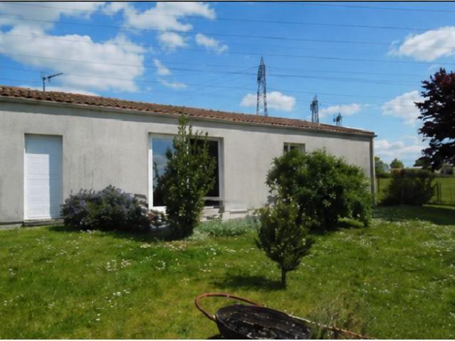 Maison 4 pièces, 98 m² à louer à Saintes 17100