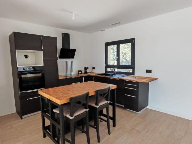 Maison 4 pièces, 98 m² à louer à Rochefort du Gard 30650