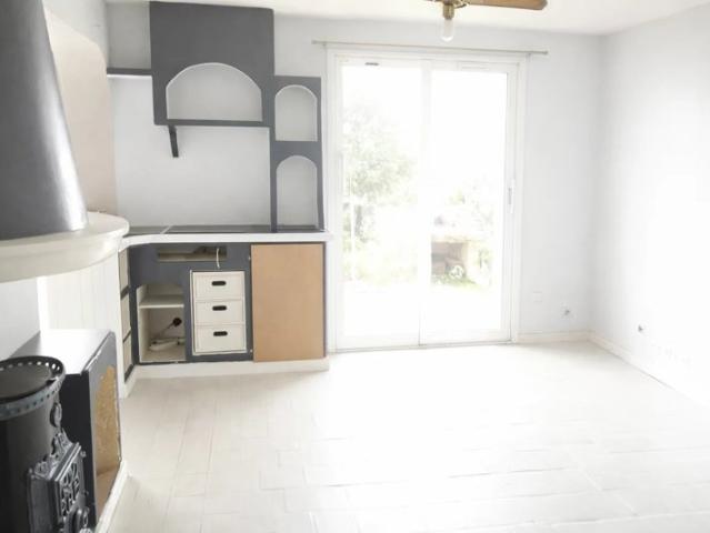 ST VALLIER: Maison 4 pièces avec terrasse