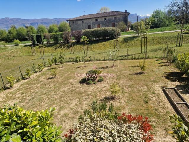 Maison 4 pièces avec jardin paysager