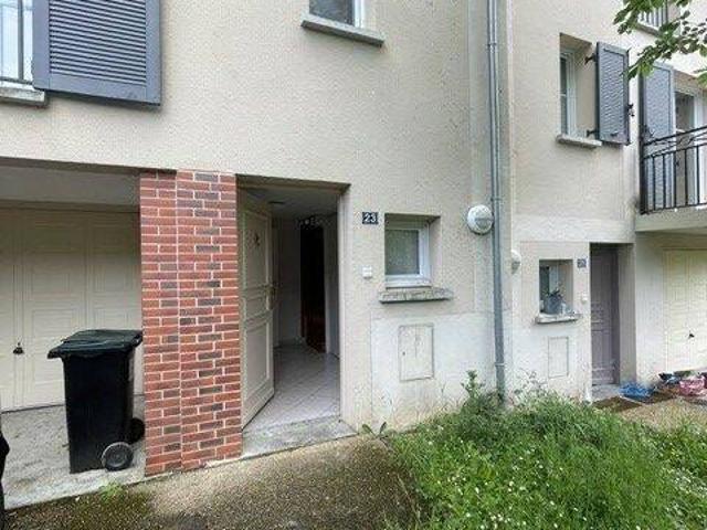 maison 4 pièces avec sous sol et jardin