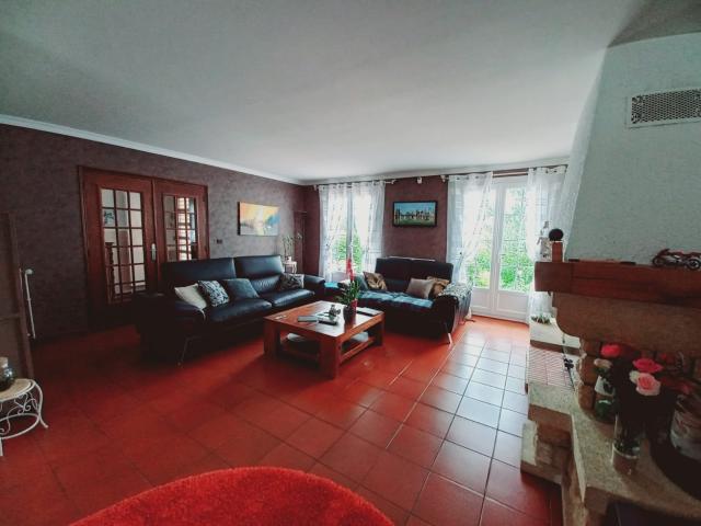 Maison 4 pièces de 150m2 avec garage et jardin