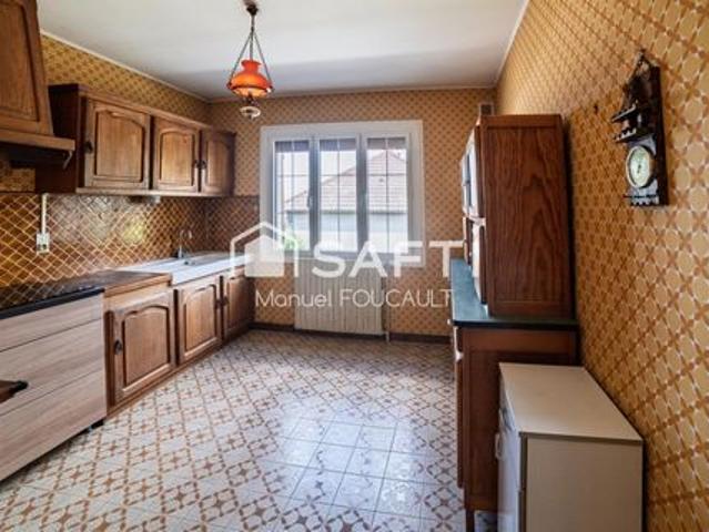 Maison 4 pièces de 76 m2 sur sous sol complet et sur son terrain clos de 814 m2