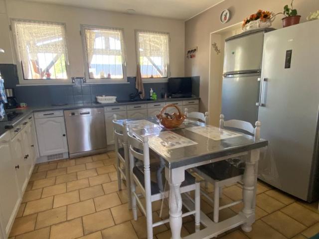 Maison 4 pièces DPE C avec piscine 10X5 et garage au centr. 123m² Saint Martin d'Oney