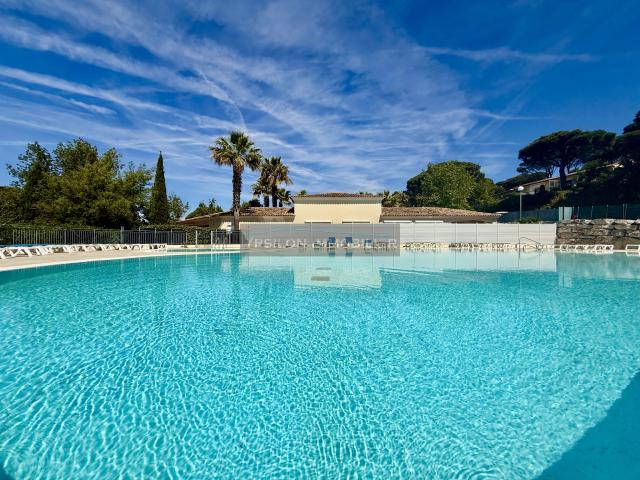 MAISON 4 PIECES EN DUPLEX 3 PARKING SAINTE MAXIME