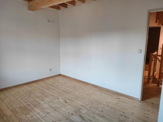 Location maison 4 pièces, 101.50m², Loupia