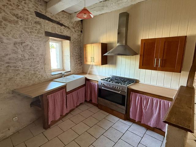 Maison 4 pièces La Chapelle des Pots 109.00m² 770€ à louer l'Adresse
