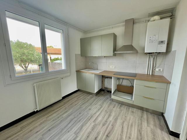 Maison 4 pièces L'Isle Jourdain 74.16m² 930€ à louer