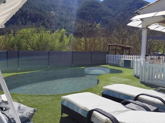 Maison 4 Pièces Piscine et Garages