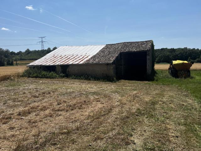 Maison 4 pièces proche Mirambeau à rénover entièrement