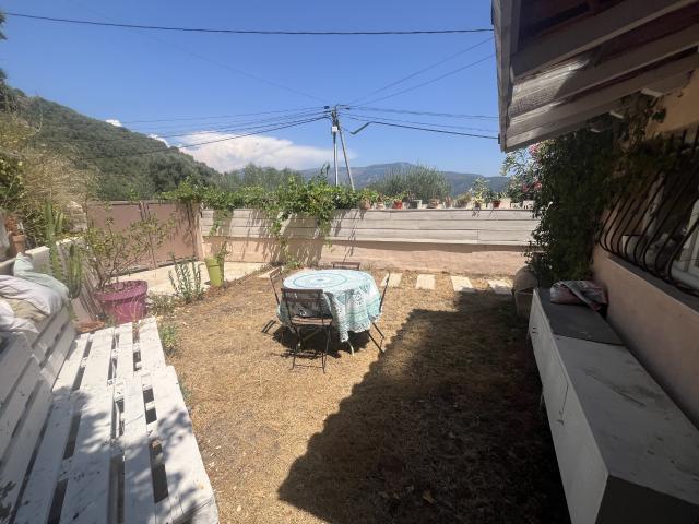 Maison 4 pièces, terrasse et jardinet