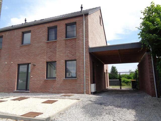 Maison 4CH. avec jardin & carport