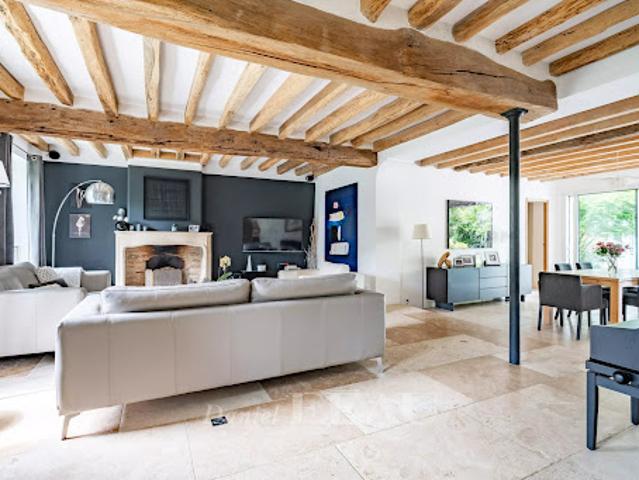 Maison contemporaine avec jardin et terrasse