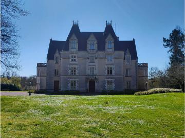 Maison 55 pièces 1 500 m²