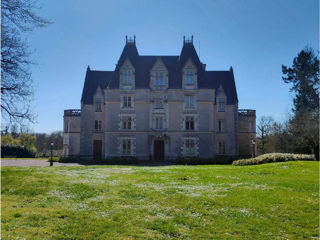 Maison 55 pièces 1 500 m²