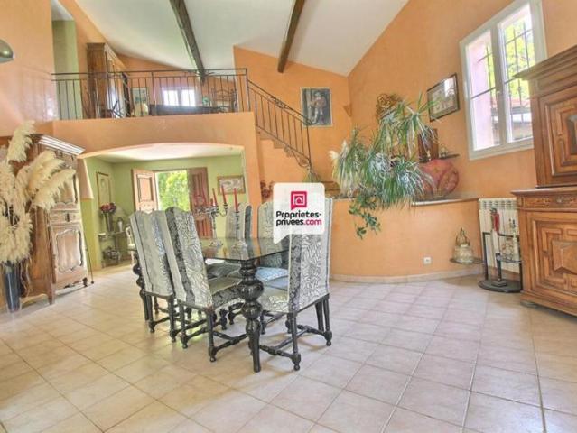 Maison 5 chambres 230 m² avec piscine à Saint Chaptes