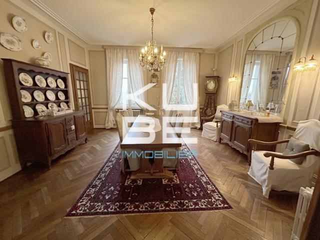 MAISON 5 CHAMBRES 280m2 AVEC PISCINE