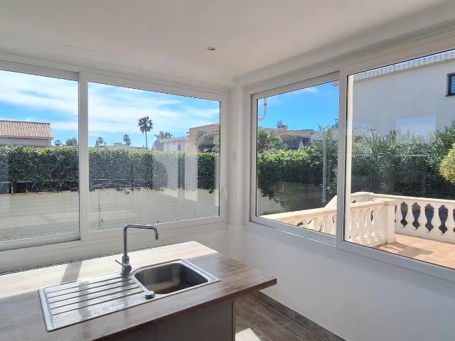 Maison 5 chambres Villeneuve Loubet Garage 166m² Villeneuve Loubet