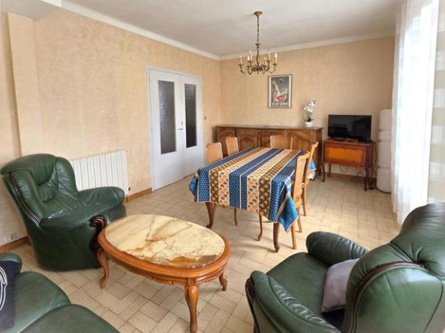 Maison 5 chambres avec garage et jardin au coeur du village