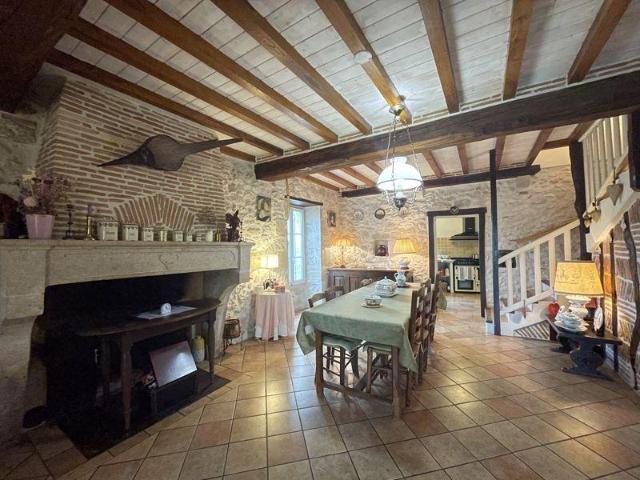 Maison 5 chambres, Duras Aquitaine 47120 DLS100445774