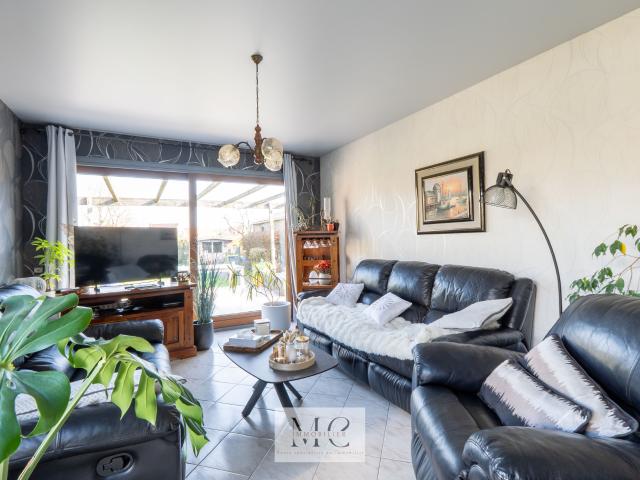 Maison 5 chambres en semi plain pied offrant 180 m2 de surface habitable