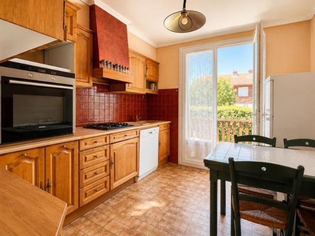 Maison, 5 chambres, sur terrain de 622m2 Le Cendre 63670