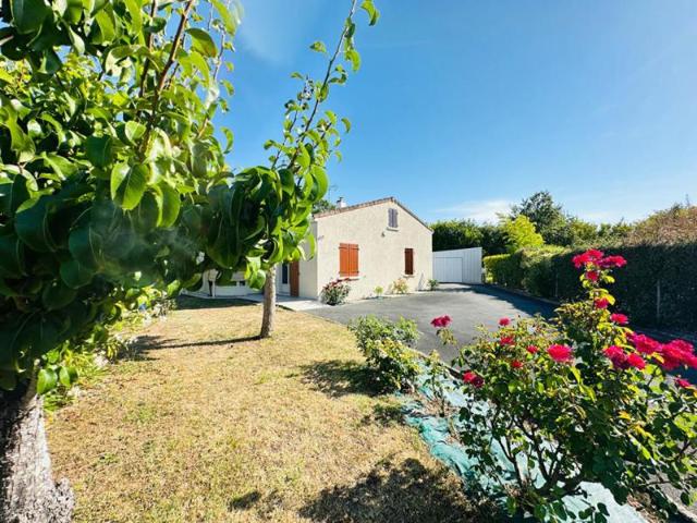 Maison 5 pièce s 109 m2 avec garage et dépendances