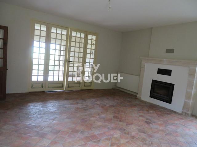 Maison 5 pièce s 202 m2 Axe Château Gontier / Laval