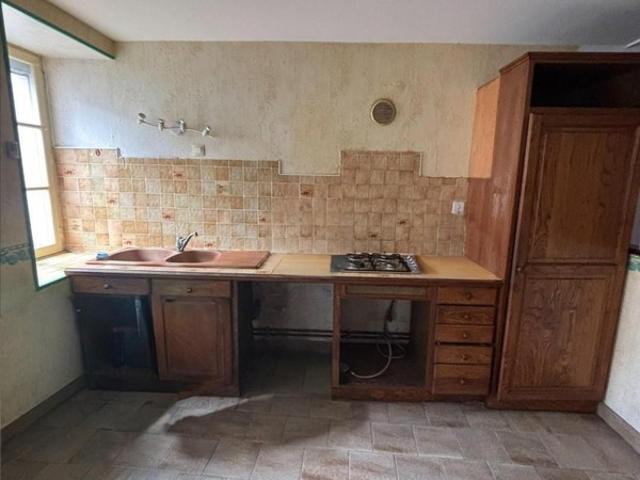 Maison familiale 120 m² à Xambes – 3 chambres, garage et cour intérieure – Secteur calme