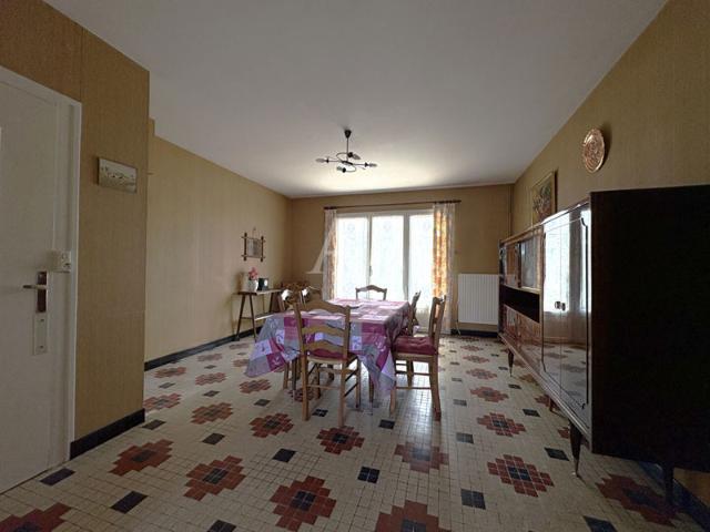 Maison 5 pièces 3 chambres LES VELLUIRE SUR VENDEE
