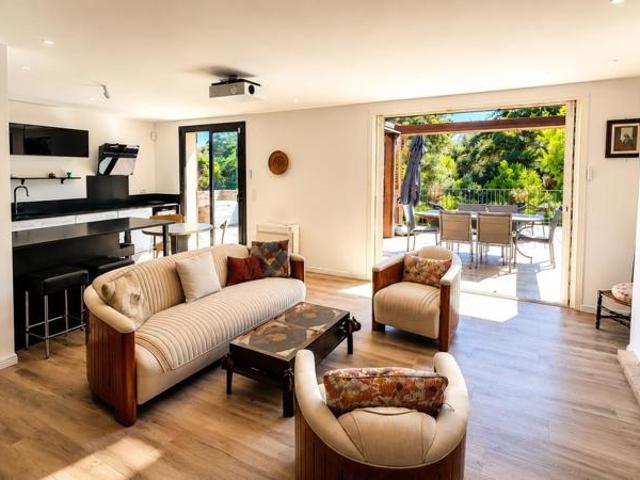 Maison 5 pièces / 106 m² / Studio /1 400 000 EUR / BORMES LES MIMOSAS