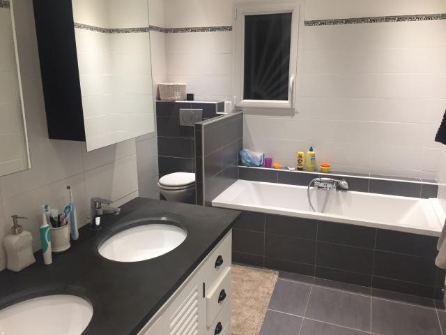 Maison 5 pièces, 106 m² à louer à Chassieu 69680