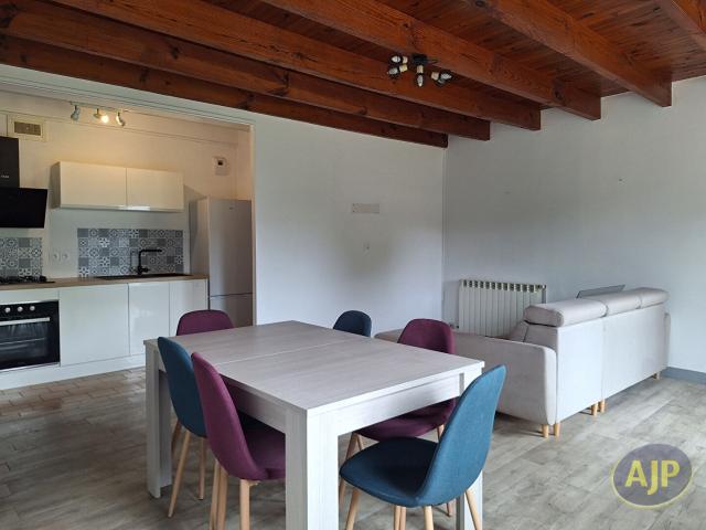 Maison 5 pièces, 107 m² à louer à Berneuil 17460