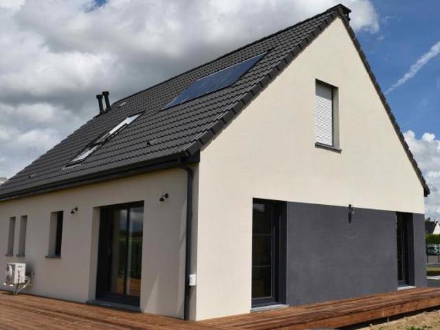 Maison 5 pièces, 109 m² à louer à Chavagne 35310