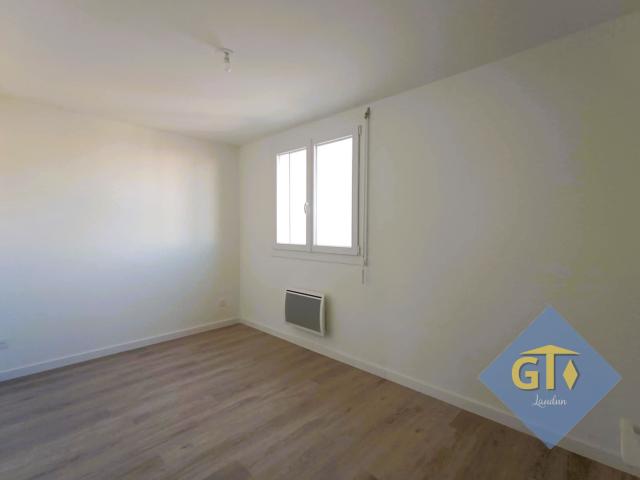 Maison 5 pièces, 100 m² à louer à Montfaucon 30150