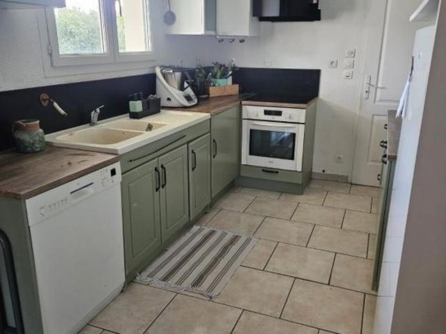 Maison 5 pièces, 100 m² à louer à Barjac 30430