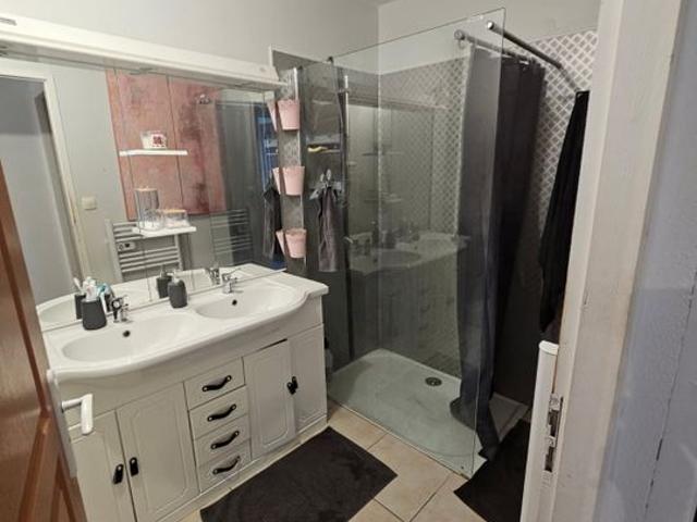 Maison 5 pièces, 100 m² à louer à Barjac 30430