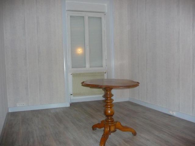Maison 5 pièces, 100 m² à louer à Chauffailles 71170