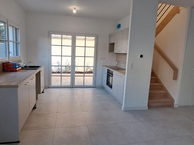 Maison 5 pièces, 100 m² à louer à Vernouillet 78540