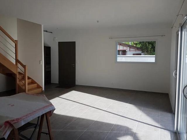 Maison 5 pièces, 103 m² à louer à Pessac 33600