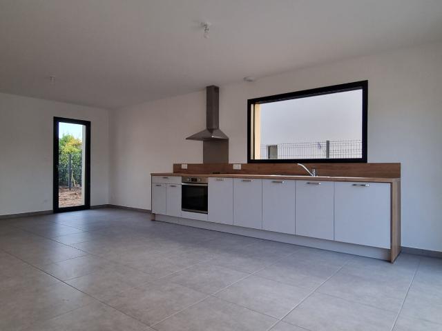 Maison 5 pièces, 115 m² à louer à Ambérieux 69480
