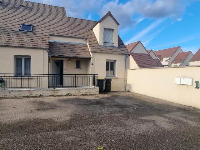 Maison 5 pièces, 115 m² à louer à Pont sur Yonne 89140