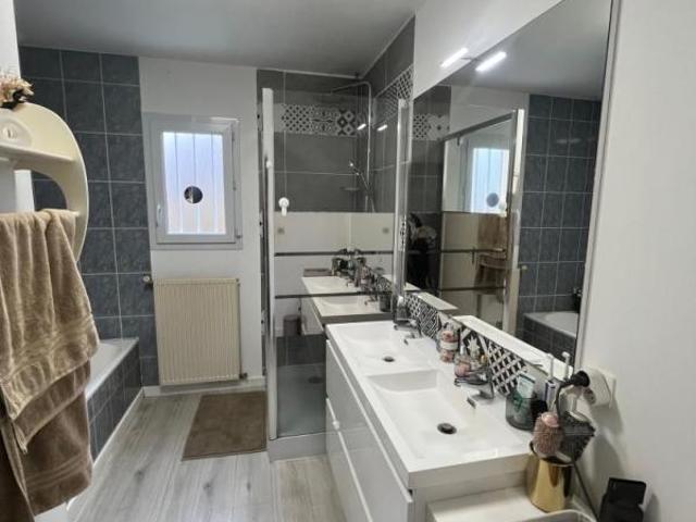 Maison 5 pièces, 115 m² à louer à Vouneuil sous Biard 86580