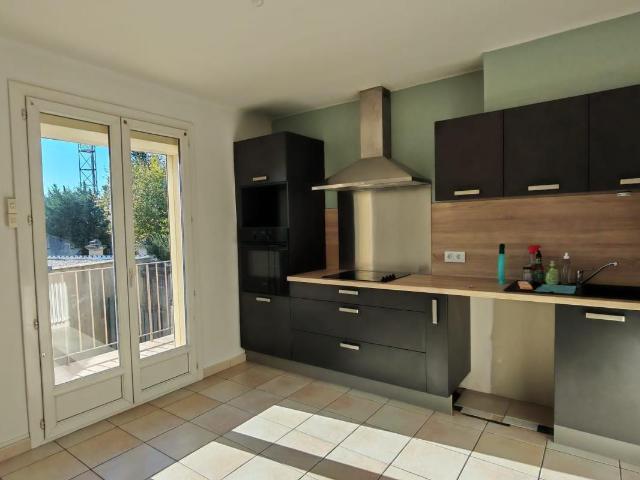 Maison 5 pièces, 117 m² à louer à Villeneuve lès Avignon 30400